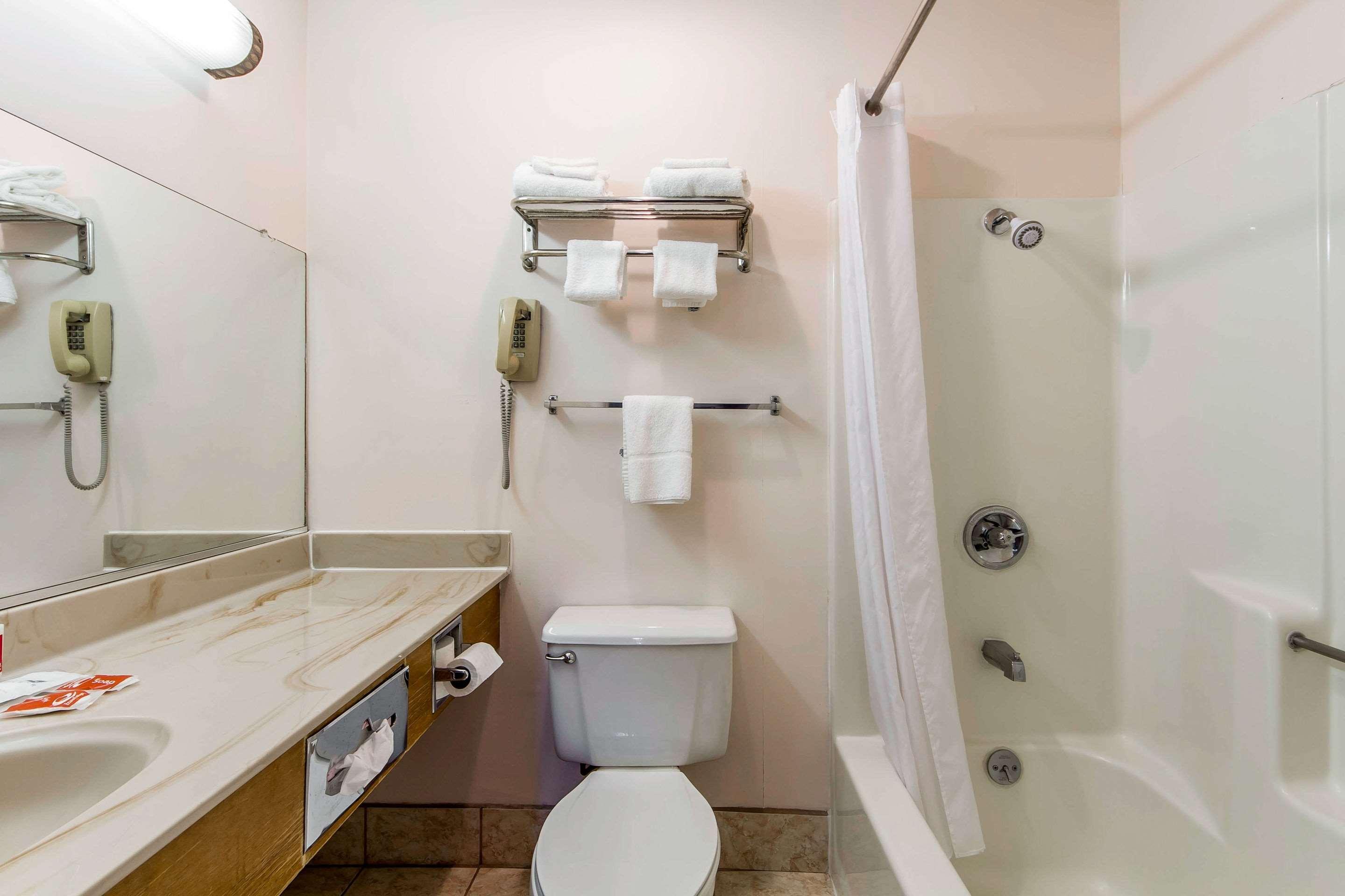 Econo Lodge Castro Valley I-580 Bagian luar foto